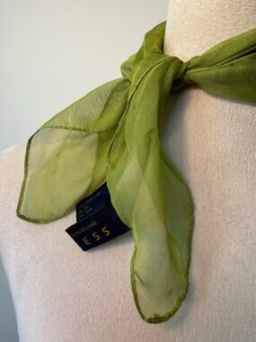 Vintage Express Y2K Sheer Chiffon Scarf Bright Green 16x16 Hair Neck Handbag